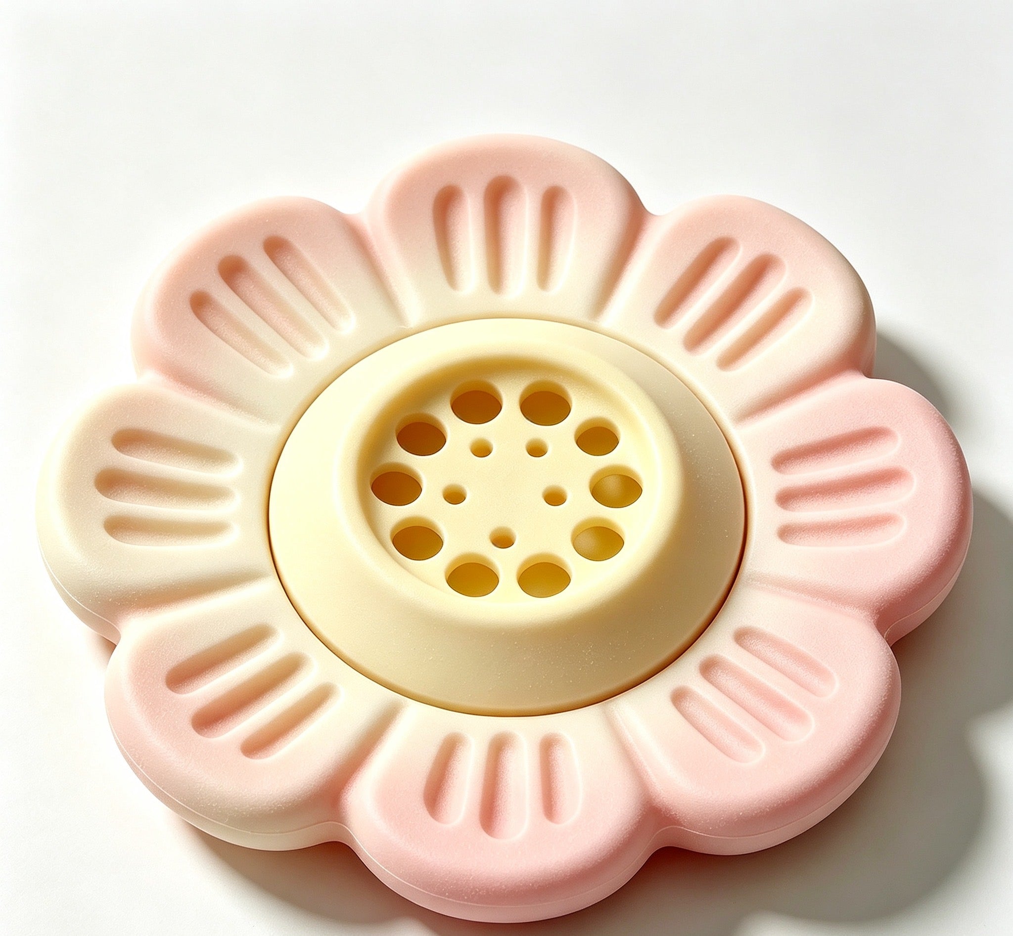 Flower‑Shaped Natural Rubber Dog Toy, Scented Treat Dispenser for Peanut Butter, Dental Chewing & Interactive Frisbee Fetch Play